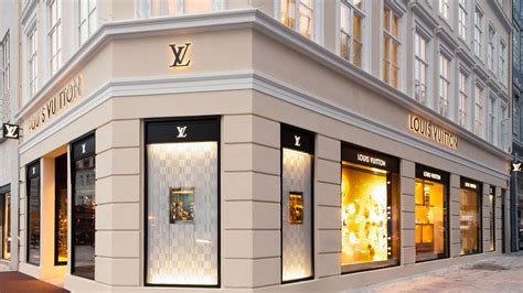 lV stores 